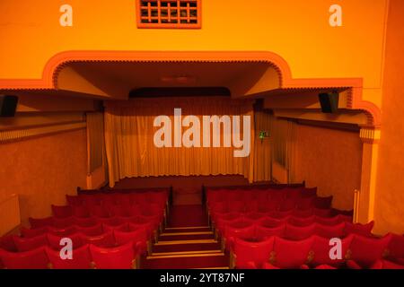 Angleterre, Kent, Sandwich, le cinéma historique Art Déco Empire, vue intérieure Banque D'Images