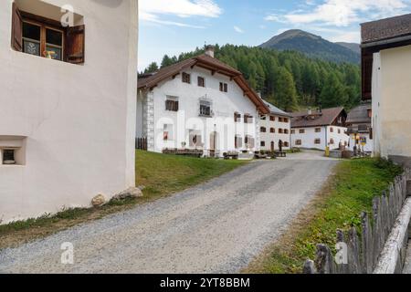 Le village alpin isolé de S-Charl, Scuol, Engadin, canton des Grisons, Siwtzerland Banque D'Images