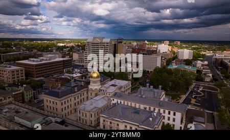 2 MAI 2023 - TRENTON NJ - vue aérienne de Trenton New Jersey Skyline avec dôme du capitole de l'État du New Jersey Banque D'Images