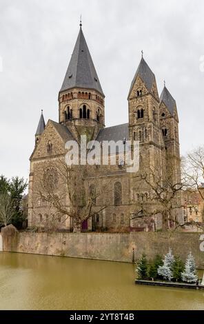 Paysage autour du Temple neuf, église protestante de Metz située en France Banque D'Images