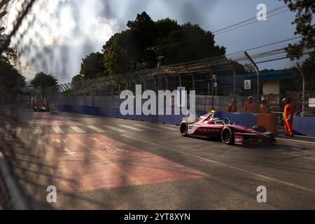 17 NATO Norman (fra), Nissan Formula E Team, Nissan e-4ORCE 05, action lors de l'ePrix de Sao Paulo, 1ère manche du Championnat du monde ABB FIA Formula E 2024-25, sur le circuit urbain de São Paulo du 4 au 7 décembre 2024 à Sao Paulo, Brésil - photo André Ferreira / DPPI Banque D'Images