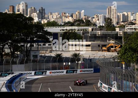 17 NATO Norman (fra), Nissan Formula E Team, Nissan e-4ORCE 05, action lors de l'ePrix de Sao Paulo, 1er tour du Championnat du monde ABB FIA Formula E 2024-25, sur le circuit urbain de São Paulo du 4 au 7 décembre 2024 à Sao Paulo, Brésil Banque D'Images