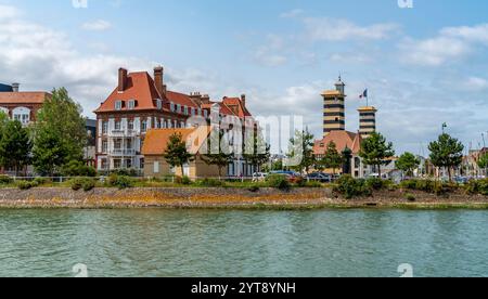 Impression de Trouville-sur-mer, une ville du département du Calvados en Normandie dans le nord-ouest de la France Banque D'Images