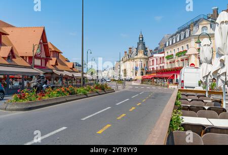 Impression de Trouville-sur-mer, une ville du département du Calvados en Normandie dans le nord-ouest de la France Banque D'Images