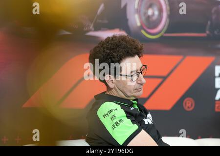 6 décembre 2024, Abu Dhabi, Singapour, Emirats Arabes Unis : MATTIA Binotto de Stake Sauber lors de la conférence de presse du vendredi 2024 Grand Prix de formule 1 Abu Dhabi sur le circuit de Yas Marina. (Crédit image : © Antoine Lapeyre/ZUMA Press Wire) USAGE ÉDITORIAL SEULEMENT! Non destiné à UN USAGE commercial ! Banque D'Images