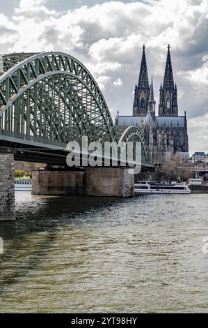 Vue de Cologne depuis Deutz Banque D'Images