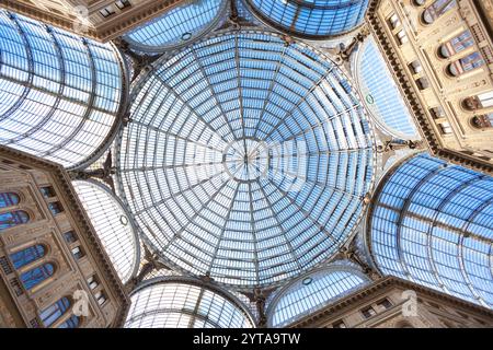 Galerie marchande Galleria Umberto I dans la ville de Naples, italie Banque D'Images