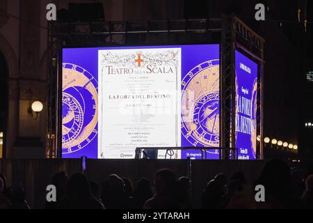 Milan, Italie. 06th Dec, 2024. Une vue d'ensemble montre les préparatifs en cours pour la Prima della Scala la Forza del Destino de Giuseppe Verdi au Teatro alla Scala de Milan, Italie, le 6 décembre 2024 (photo Alessandro Bremec/NurPhoto).0 crédit : NurPhoto SRL/Alamy Live News Banque D'Images