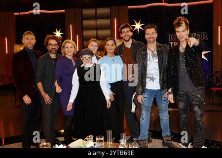 Koelner Treff Folge 726 Micky Beisenherz, Oliver Wnuk, Susan Link, Katharina Thalbach, Sophia Nagelschmidt Jenny Juergens, Alvaro Soler, Chris Ehrlich, Andreas Ehrlich, Koelner Treff Folge 726, WDR Studio BS3, Koeln, 05.12.2024 *** Koelner Treff épisode 726 Micky Beisenherz, Oliver Wnuk, Susan Link, Katharina Thalbach, Sophia Nagelschmidt, Jenny Juergens, Alvaro Soler, Chris Ehrlich, Andreas Ehrlich, Koelner Treff épisode 726 , WDR Studio BS3, Cologne, 05 12 2024 Copyright : xEventpressxBecherx Banque D'Images