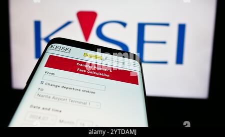 Allemagne. 19 juillet 2024. Dans cette illustration photo, un smartphone avec le site de la compagnie ferroviaire japonaise Keisei Electric Railway Co. Ltd est vu devant le logo de l'entreprise. (Crédit image : © timon Schneider/SOPA images via ZUMA Press Wire) USAGE ÉDITORIAL SEULEMENT ! Non destiné à UN USAGE commercial ! Banque D'Images