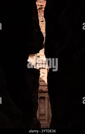 La vue du Trésor depuis le SIQ, site de Petra en Jordanie printemps 2023 Banque D'Images