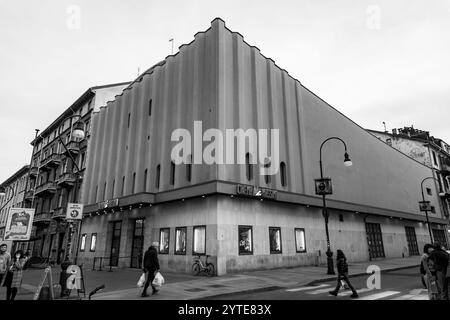 Turin, Italie - 27 mars 2022 : vue extérieure du Cinema Massimo, un cinéma classique proposant des films grand public et des films d'art-House, ainsi que des événements multi-films Wit Banque D'Images