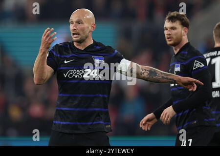 04.12.2024, Fußball, 1. FC Köln - Hertha BSC, Achtelfinale DFB-Pokal, RheinEnergieStadion, saison 2024 2025 : Toni Leistner Hertha 37 la réglementation DFB interdit toute utilisation de photographies comme séquences d'images et/ou quasi-vidéo. Nordrhein-Westfalen Deutschland *** 04 12 2024, Football, 1 FC Köln Hertha BSC, Round of 16 DFB Pokal, RheinEnergieStadion, saison 2024 2025 Toni Leistner Hertha 37 DFB REGLEMENT interdit toute utilisation de photographies comme séquences d'images et ou quasi vidéo Nordrhein Westfalen Allemagne Banque D'Images