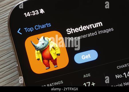 OSTRAVA, TCHÉQUIE - 23 NOVEMBRE 2024 : App Store avec l'application mobile Shedevrum pour les images générées par IA Banque D'Images