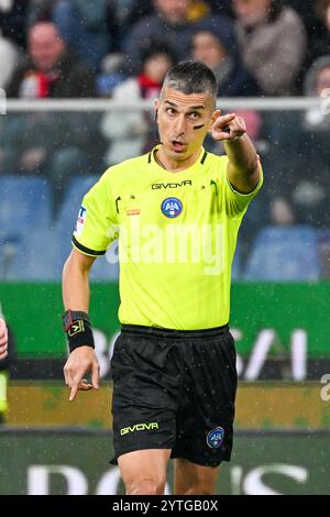 Genova, Italie. 07 décembre 2024. L'arbitre Livio Martinelli lors du match de football Serie A entre Gênes et Turin au stade Luigi Ferraris de Gênes, Italie - samedi 07 décembre 2024. Sport - Soccer . (Photo de Tano Pecoraro/Lapresse) crédit : LaPresse/Alamy Live News Banque D'Images