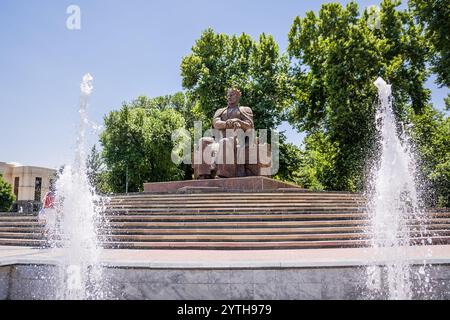 Statue de Tamerlane dans le centre de Samarcande en Ouzbékistan Banque D'Images