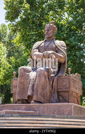 Statue de Tamerlane dans le centre de Samarcande en Ouzbékistan Banque D'Images