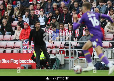 Manager of Oxford United, des Buckingham - Sunderland v Oxford United, Sky Bet Championship, Stadium of Light, Sunderland, Royaume-Uni - 26 octobre 2024 usage éditorial exclusif - restrictions DataCo applicables Banque D'Images