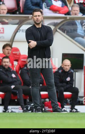 Manager of Oxford United, des Buckingham - Sunderland v Oxford United, Sky Bet Championship, Stadium of Light, Sunderland, Royaume-Uni - 26 octobre 2024 usage éditorial exclusif - restrictions DataCo applicables Banque D'Images