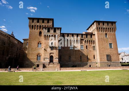 Mantoue, Italie - 15 septembre 2024 : forteresse médiévale, château de Gonzaga Saint George en Italie, Mantoue Banque D'Images