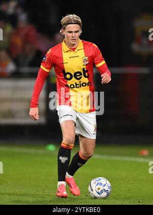 DEVENTER - Soren Tengstedt de Go Ahead Eagles lors du match néerlandais Eredivisie entre Go Ahead Eagles et NEC Nijmegen à de Adelaarshorst le 7 décembre 2024 à Deventer, pays-Bas. ANP GERRIT VAN KEULEN Banque D'Images