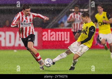 Rotterdam, pays-Bas. 07 décembre 2024. ROTTERDAM, PAYS-BAS - 7 DÉCEMBRE : Camiel Neghli du Sparta Rotterdam est confronté à Boyd Lucassen du NAC Breda lors du match Néerlandais Eredivisie entre le Sparta Rotterdam et le NAC Breda au Sparta-stadion Het Kasteel le 7 décembre 2024 à Rotterdam, pays-Bas. (Photo de Hans van der Valk/Orange Pictures) crédit : Orange pics BV/Alamy Live News Banque D'Images