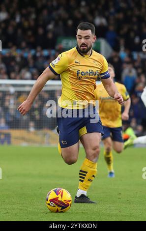 Leeds, Royaume-Uni. 07 décembre 2024. Eiran Cashin de Derby County sprints avec le ballon lors du Leeds United FC vs Derby County FC Skybet EFL Championship match à Elland Road, Leeds, Angleterre, Royaume-Uni le 7 décembre 2024 Credit : Every second Media/Alamy Live News Banque D'Images