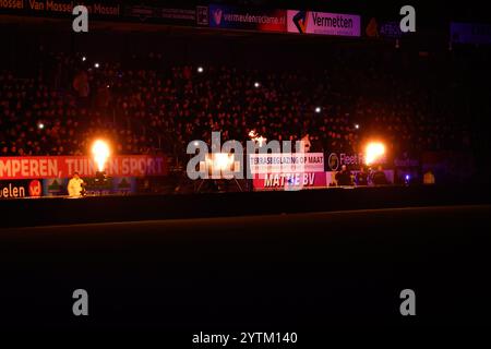 WAALWIJK, 07-12-2024, stade Mandemakers. Néerlandais eredivisie, football, saison 2024/2025. RKC - Feyenoord, feux d'artifice crédit : Pro Shots/Alamy Live News Banque D'Images