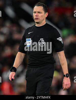 Manchester, Royaume-Uni. 07 décembre 2024. Arbitre Darren England lors du match de premier League Manchester United vs Nottingham Forest à Old Trafford, Manchester, Royaume-Uni, le 7 décembre 2024 (photo par Craig Thomas/News images) à Manchester, Royaume-Uni le 7/12/2024. (Photo de Craig Thomas/News images/SIPA USA) crédit : SIPA USA/Alamy Live News Banque D'Images