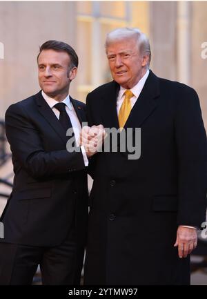 Paris, France. 07 décembre 2024. Le président français Emmanuel Macron accueille le président élu des États-Unis Donald Trump au Palais de l’Élysée à Paris, en France, le samedi 7 décembre 2024. Photo de Maya Vidon-White/UPI crédit : UPI/Alamy Live News Banque D'Images