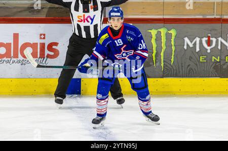 Kloten, Suisse, 24 novembre 2024 : #19 Mattia Grimm, attaquant EHC Kloten U20-Elit Team. (Photo Andreas Haas/dieBildmanufaktur) Banque D'Images