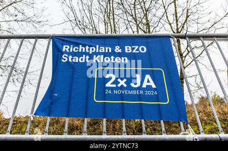 Kloten, Suisse, 2 novembre 2024 : le 24 novembre 2024, la population de Kloten votera sur le plan municipal de structure et l'ordonnance de zone de construction. Banque D'Images