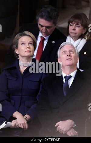 Paris, France. 07 décembre 2024. La reine Mathilde de Belgique, le roi Philippe de Belgique assiste à la cérémonie d'ouverture des portes lors de la cérémonie officielle de réouverture de la cathédrale notre-Dame de Paris, France, le 7 décembre 2024, après plus de cinq ans de travaux de reconstruction suite à l'incendie d'avril 2019. Photo Dominique Jacovides/Pool/ABACAPRESS. COM Credit : Abaca Press/Alamy Live News Banque D'Images