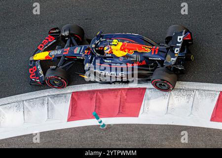 Yas Marina, Rieti, Abu Dhabi. 7 décembre 2024. Sergio Perez (MEX) - Oracle Red Bull Racing - Red Bull RB20 - Honda RBPT.lors de la session de samedi du Grand Prix 2024 d'Etihad Airways Abu Dhabi, Yas Marina, Abu Dhabi 6-8 décembre 2024 (crédit image : © Alessio de Marco/ZUMA Press Wire) USAGE ÉDITORIAL SEULEMENT! Non destiné à UN USAGE commercial ! Banque D'Images