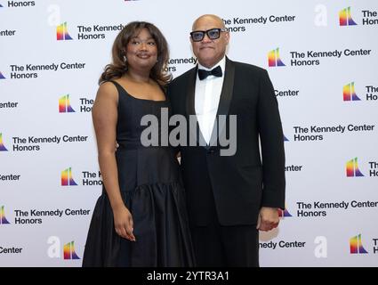 Washington DC, États-Unis. 7 décembre 2024. Laurence Fishburne et Delilah Fishburne arrivent pour la cérémonie du médaillon honorant les récipiendaires de la 47e édition annuelle des prix du Kennedy Center au Département d’État des États-Unis à Washington, DC, le samedi 7 décembre 2024. Crédit : Sipa USA/Alamy Live News Banque D'Images