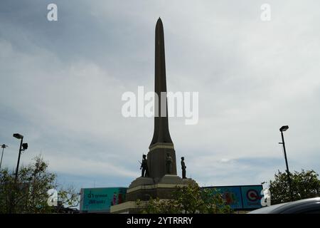 Bangkok, Thaïlande, 27 novembre 2024 : Anusawari Chai Samoraphum, monument de la victoire est un monument de l'obélisque en Thaïlande. Le monument a été érigé en juin 1941 Banque D'Images
