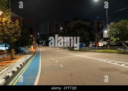 JOHOR BAHRU, MALAISIE - 23 NOVEMBRE 2023 : scène de rue urbaine à Johor Bahru. Banque D'Images