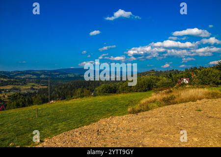 Sommets de haute montagne, panorama des Beskids de Silésie, paysage de montagne Banque D'Images