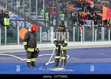 7 décembre 2024, stade Olimpico, Rome, Italie ; Serie A Enilive Football match ; Roma versus Lecce ; pompiers Banque D'Images