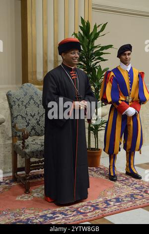 7 décembre 2024 Palais apostolique - salle de bénédiction son Eminence le Cardinal George Jacob Koovakad, coodinateur des visites apostoliques lors de la visite de courtoisie. Banque D'Images