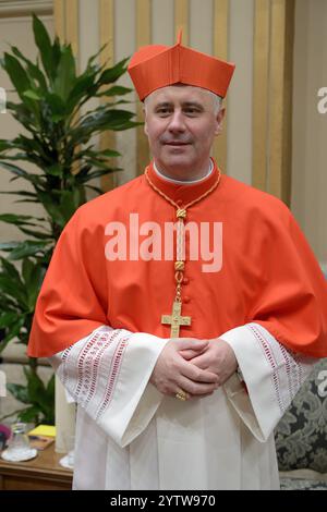 7 décembre 2024 Palais apostolique - salle de bénédiction son Eminence le Cardinal Rolandas Makrickas, Achprêtre de la Basilique Sainte Marie majeure lors de la visite de courtoisie. Banque D'Images