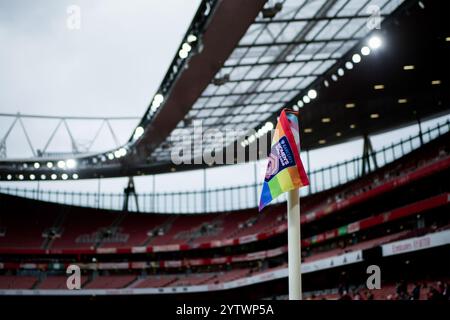 Londres, Royaume-Uni. 08 décembre 2024. Londres, Angleterre, 08 décembre 2024 : drapeau de coin avant le match de Super League féminin entre Arsenal et Aston Villa au Emirates Stadium de Londres, Angleterre. (Pedro Porru/SPP) crédit : SPP Sport Press photo. /Alamy Live News Banque D'Images