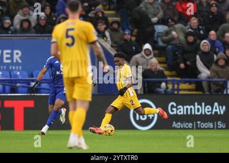 Leicester, Royaume-Uni. 08 décembre 2024. Tariq Lamptey de Brighton & Hove Albion marque pour faire 0-1 lors du match de premier League Leicester City vs Brighton et Hove Albion au King Power Stadium, Leicester, Royaume-Uni, le 8 décembre 2024 (photo par Alfie Cosgrove/News images) à Leicester, Royaume-Uni, le 12/8/2024. (Photo par Alfie Cosgrove/News images/SIPA USA) crédit : SIPA USA/Alamy Live News Banque D'Images