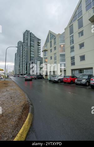 Reykjavík, Islande - 26 novembre 2024 : rue Skulagata à Reykjavík, Islande Banque D'Images