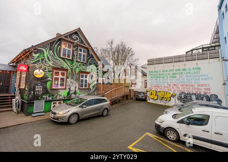 Reykjavík, Islande - 26 novembre 2024 : Litli Dubliner House of Guinness depuis 1995 Banque D'Images