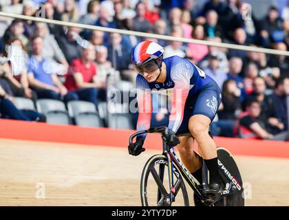 LONDRES, ROYAUME-UNI. 07 Dec 24. Rayan Helal de France en action lors du match d’aujourd’hui de la course de sprint masculine lors de l’UCI Track Champions League 2024 au Lee Valley VeloPark le samedi 07 décembre 2024 à LONDRES, ROYAUME-UNI. Crédit : Taka G Wu/Alamy Live News Banque D'Images