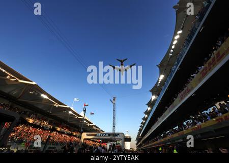 Abu Dhabi, Abu Dhabi. 08 décembre 2024. Atmosphère de grille. Championnat du monde de formule 1, Rd 24, Abu Dhabi Grand Prix, dimanche 8 décembre 2024. Circuit de Yas Marina, Abu Dhabi, Émirats arabes Unis. Crédit : James Moy/Alamy Live News Banque D'Images
