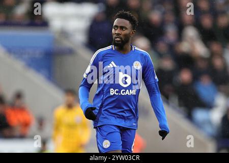 Leicester, Royaume-Uni. 08 décembre 2024. Wilfred Ndidi de Leicester City lors du match de premier League entre Leicester City et Brighton & Hove Albion au King Power Stadium de Leicester, en Angleterre. (James Holyoak/SPP) crédit : SPP Sport Press photo. /Alamy Live News Credit : SPP Sport Press photo. /Alamy Live News Banque D'Images