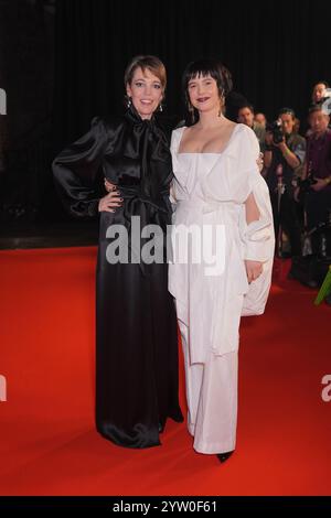 Olivia Colman (à gauche) et Jessie Buckley assistent à la cérémonie des British Independent film Awards au Roundhouse de Londres. Date de la photo : dimanche 8 décembre 2024. Banque D'Images