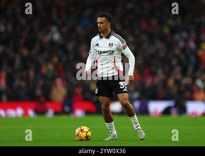 Craven Cottage, Fulham, Londres, Royaume-Uni. 8 décembre 2024. Premier League Football, Fulham versus Arsenal ; Antonee Robinson de Fulham Credit : action plus Sports/Alamy Live News Banque D'Images